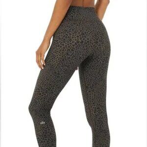 Alo Yoga Women's Leopard Vapor High Waist Full Length sz: XS